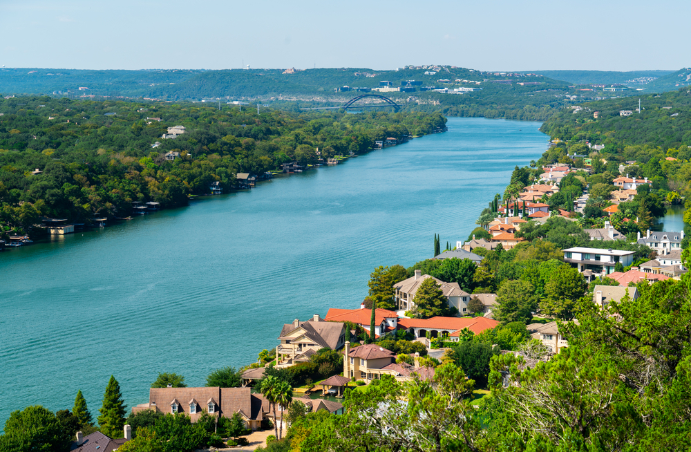 Because there are alligators in Austin, Texas, there are things to know about swimming in Lake Austin.